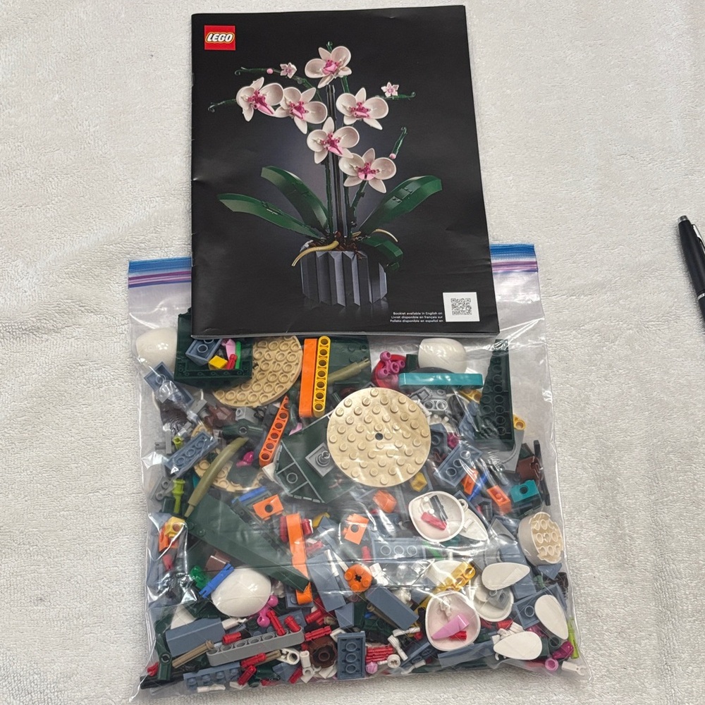 LEGO Orchid Building Kit with Colorful Pieces